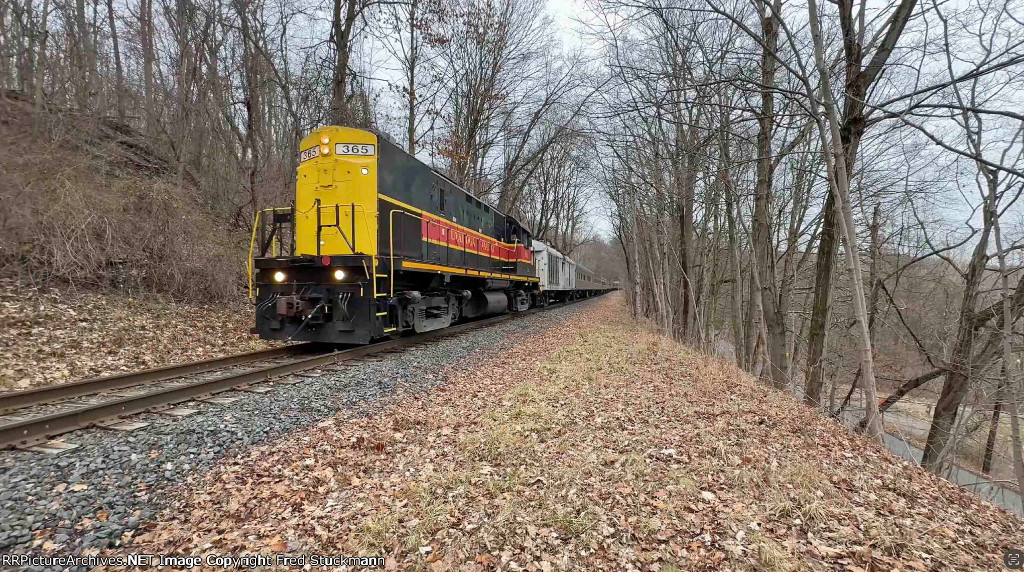 CVSR 365 approaches Hickory St.